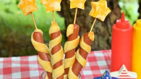 Firecracker Hot Dogs {A Fun Patriotic Food Idea}